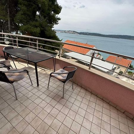 Apartman Lucia Trogir Exteriör bild